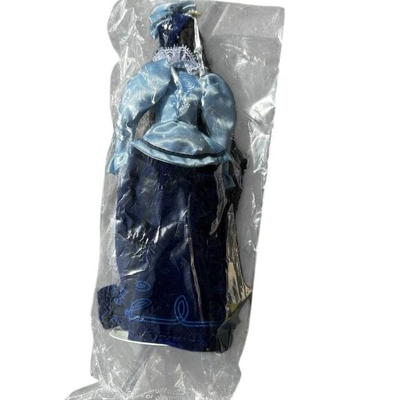 AVON FASHION AMERICAN TIMES-VICTORIAN DOLL - Picture 6 of 10